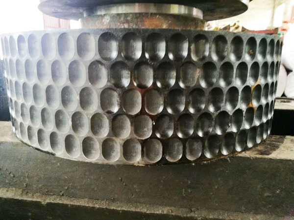 ����C݁��